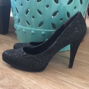 Black brocade 3.5” pumps with small platform sole